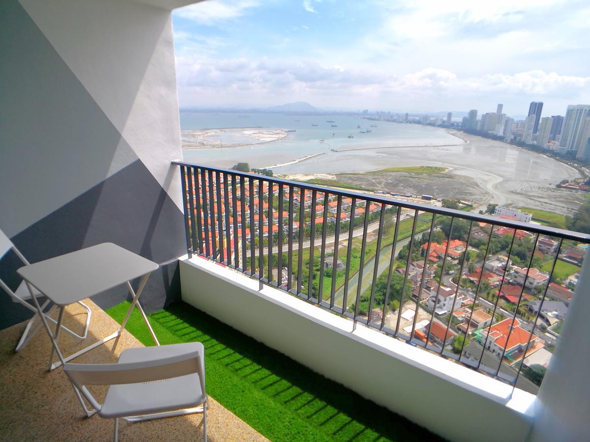 The Landmark Seaview Gurney * Georgetown