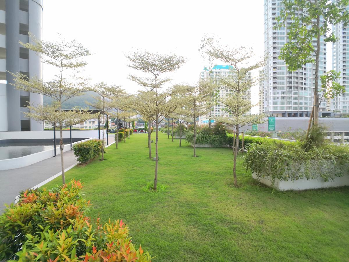 The Landmark Seaview Gurney * Georgetown